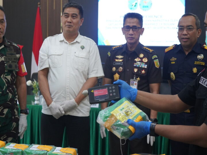 Gagalkan Upaya Penyelundupan 5,269Kg Sabu di Perbatasan, Danrem 121/Abw selaku Dankolakops Wakili Pangdam XII/Tpr, Berikan Apresiasi Atas Keberhasilan Satgas Yonarmed 19/Bogani