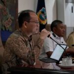 BPKP Provinsi Jawa Timur Menyerahkan Hasil Evaluasi Perencanaan dan Penganggaran Tahun 2026 Kabupaten Pacitan