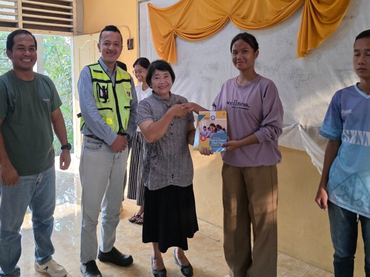 PAMA dan Persekutuan Doa Dukung Pendidikan Keagamaan, Salurkan 166 Paket Buku bagi Pelajar di Muara Enim
