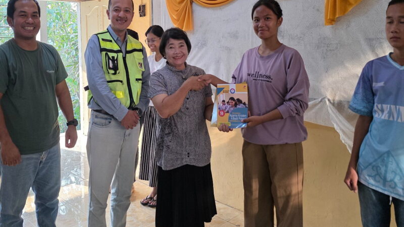PAMA dan Persekutuan Doa Dukung Pendidikan Keagamaan, Salurkan 166 Paket Buku bagi Pelajar di Muara Enim