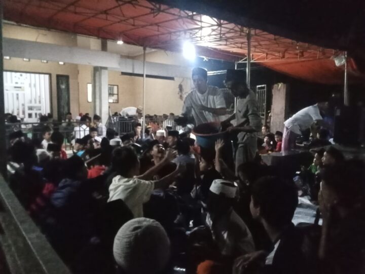 Tahlilan Hari ke-7 Almarhumah Ibu Embay Bahriah Binti H. Aceng Basri 250 Jama’ah Yang hadir Berlangsung Khidmat