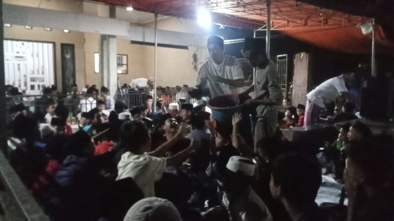 Tahlilan Hari ke-7 Almarhumah Ibu Embay Bahriah Binti H. Aceng Basri 250 Jama’ah Yang hadir Berlangsung Khidmat