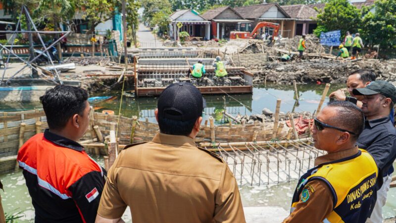 Kejar Target Selesai Desember, Proyek Pembangunan Jembatan Candinegoro Sidoarjo Dikebut 24 Jam
