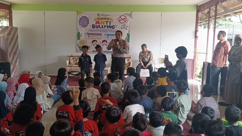 Kapolsek Panongan Edukasi 65 Siswa Sekolah Alam Mekar Bakti tentang Bahaya Bullying