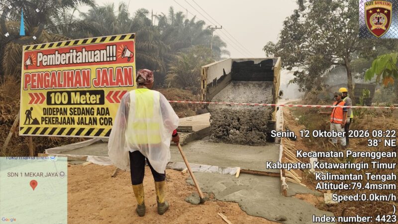 Bangun Akses Desa, Koperasi Karya Tani dan PT Agrinas Palma Nusantara Gelar Pengerasan Jalan Beton di Mekar Jaya