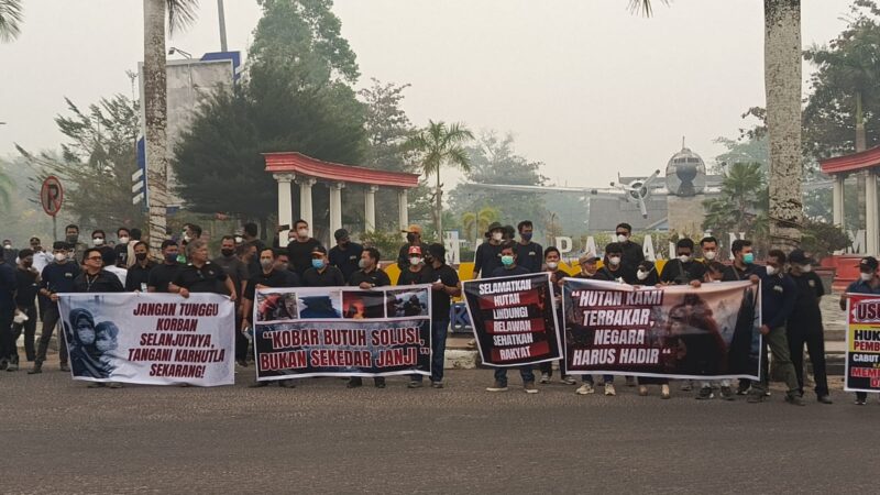 Puluhan Warga dari 15 Desa Gelar Aksi Damai, Desak Penanganan Karhutla di Kobar Lebih Serius