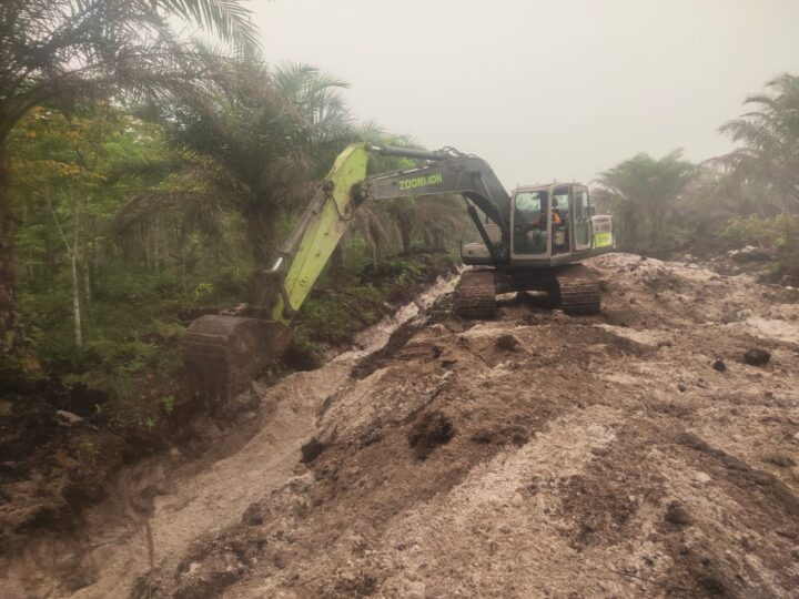 Maksimalkan Pengerjaan Drainase Sasaran TMMD, Alat Berat Dikerahkan