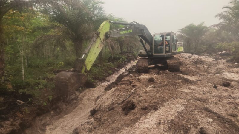 Maksimalkan Pengerjaan Drainase Sasaran TMMD, Alat Berat Dikerahkan