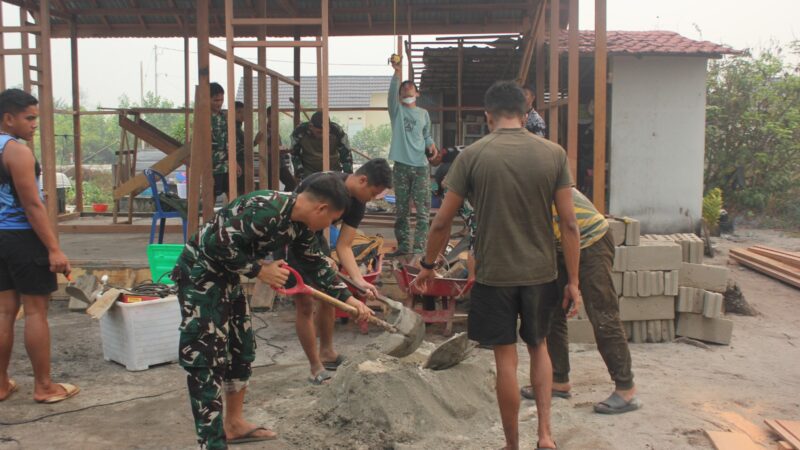 Pengecoran RTLH, Satgas TMMD Bersama Warga Terus Percepat Pembangunan Rumah