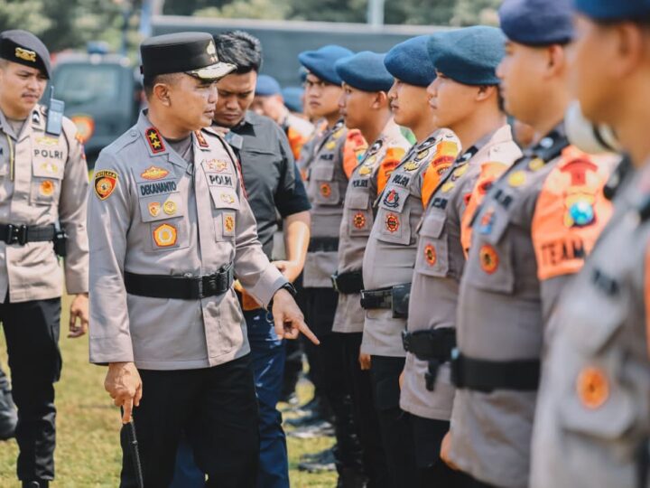 Kapolda Jatim Irjen Pol Dekananto Eko Purwono Terjunkan Pasukan BKO Percepat Padamkan Karhutla