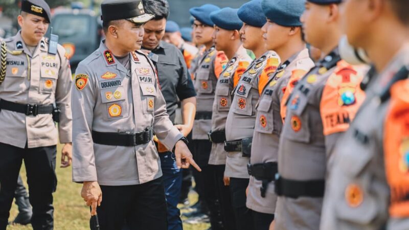 Kapolda Jatim Irjen Pol Dekananto Eko Purwono Terjunkan Pasukan BKO Percepat Padamkan Karhutla