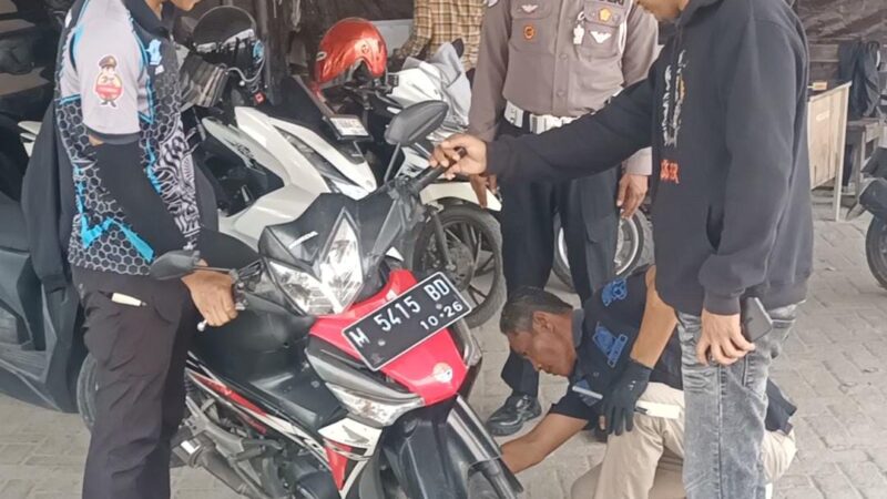 Cek Fisik Kendaraan Sempat Tertahan di Samsat Pamekasan, Pengecekan Silang ke Samsat Lumajang Menjadi Jalan Keluar