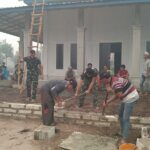 Tingkatkan Kenyamanan Warga Beribadah, Satgas TMMD Bantu Pembangunan Teras Mushola