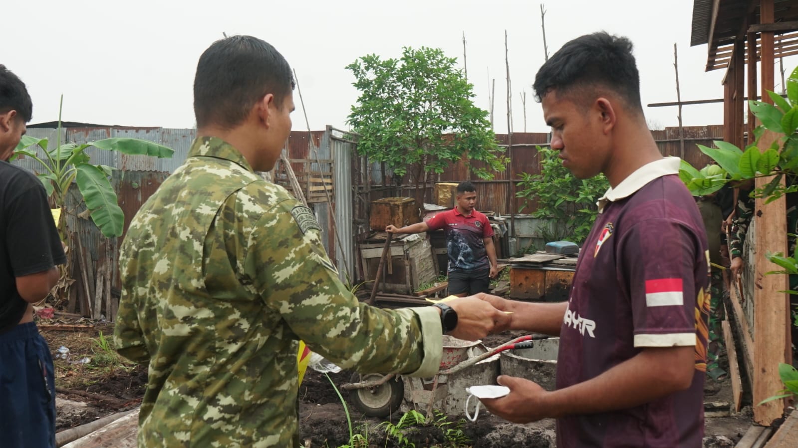 Dukung Stamina Prajurit, Satgas TMMD Terima Bantuan Kesehatan dari Komando Atas