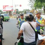 Hari Kedua Operasi Patuh Maung 2026, Polresta Tangerang Fokus Tindak Pengendara Tanpa Helm SNI