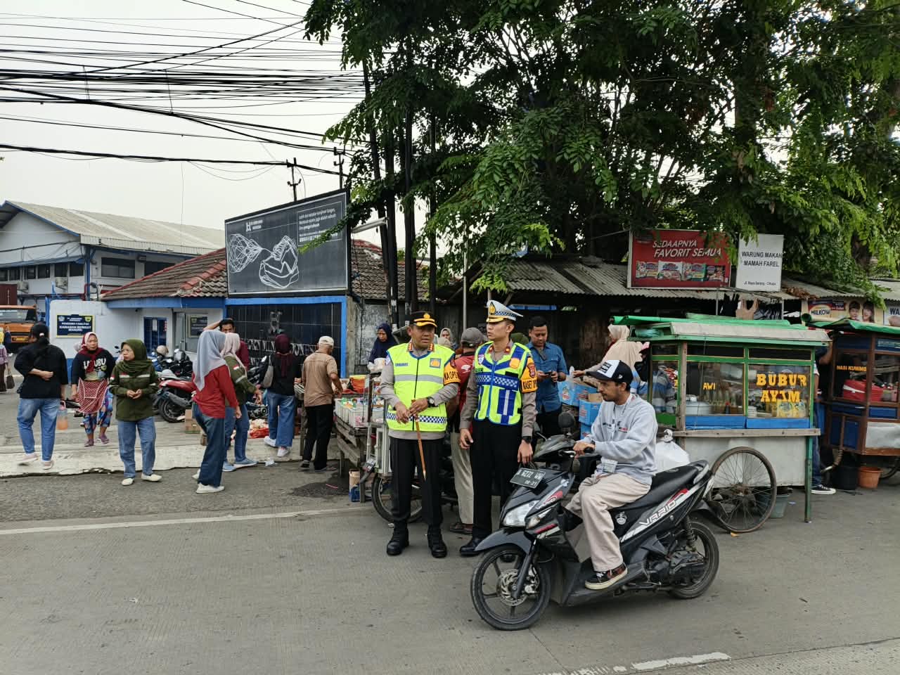 Kapolresta Tangerang Turun Langsung Atur Lalu Lintas di Kawasan Padat Cikupa