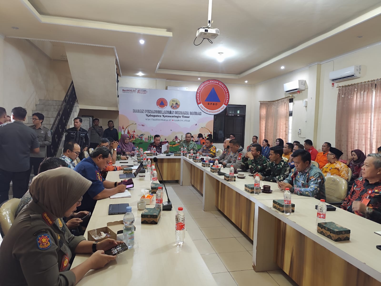 Dandim 1015/Sampit Hadiri Rapat Evaluasi Gulben Karhutla dan Kekeringan di Kotim Akhir Oktober 2026