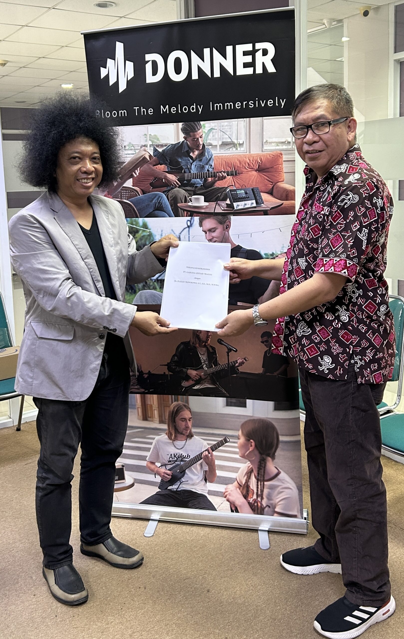 Gitaris Virtuoso Puguh Kribo Resmi Jalin Kerja Sama Endorsement dengan Donner, Perkuat Kolaborasi Musisi Indonesia dan Brand Instrumen Global