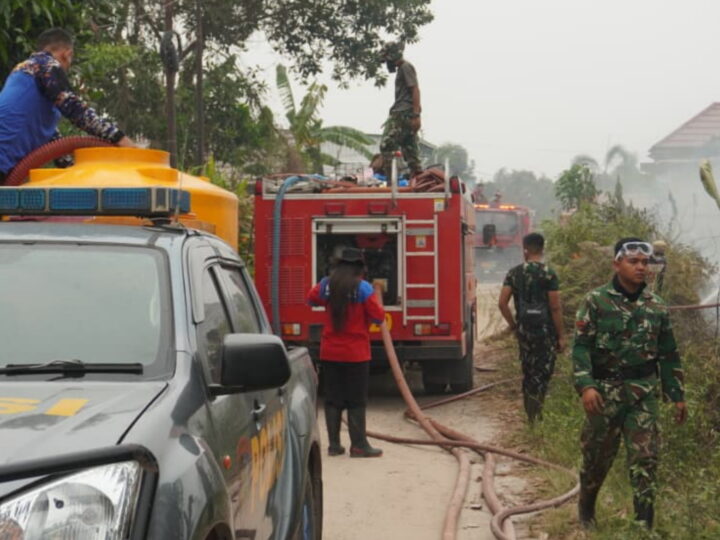 Tim Standby On Call Kodim 1015/Sampit Bersama Posko Karhutla Kab. Kotim Padamkan Api Karhutla