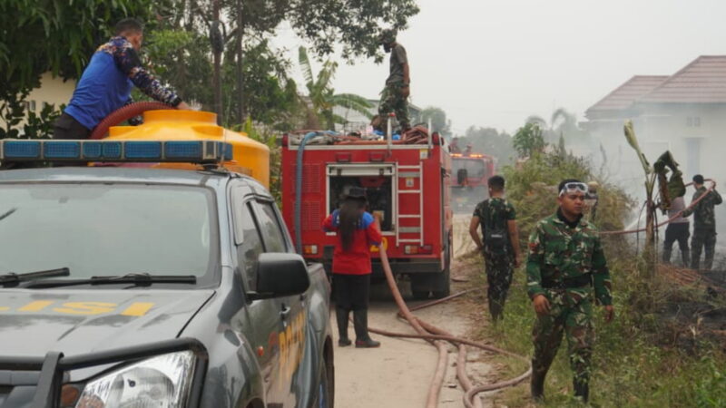 Tim Standby On Call Kodim 1015/Sampit Bersama Posko Karhutla Kab. Kotim Padamkan Api Karhutla