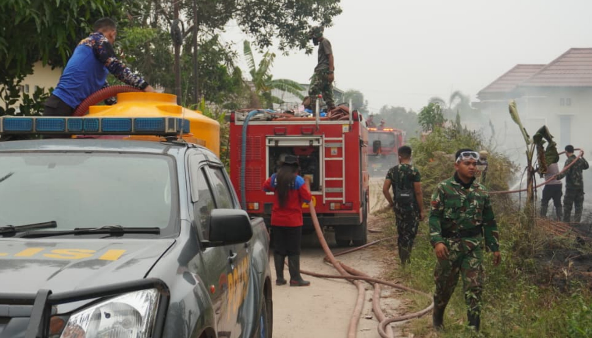 Tim Standby On Call Kodim 1015/Sampit Bersama Posko Karhutla Kab. Kotim Padamkan Api Karhutla