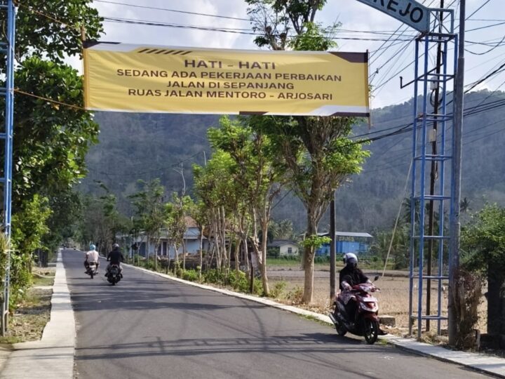 Pemkab Pacitan melalui Dinas PUPR Terus Bergerak Cepat Membenahi Infrastruktur, Perbaikan Ruas Jalan Mentoro–Arjosari Demi Mendongkrak Perekonomian Lokal