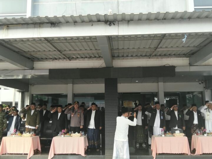 UPACARA MEMPERINGATI HARI SANTRI TAHUN 2026 DILAKSANAKAN DI HALAMAN PEMKAB MUARA ENIM