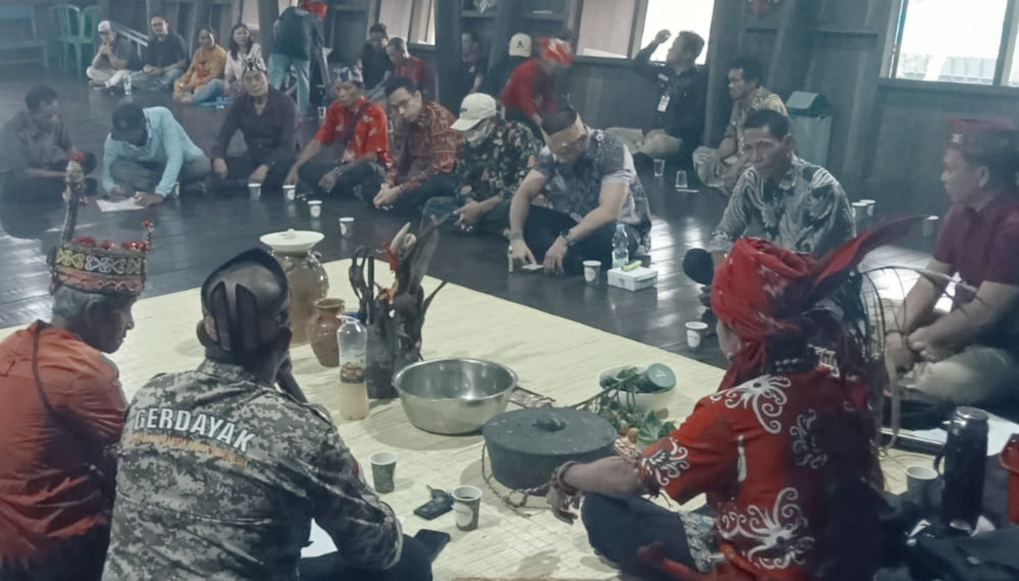 Sidang Adat Perusakan Kebun Sawit Milik Arkius Dkk Di Raja Seberang Kotawaringin Barat, Pembina Koptan Amanah Abah Mengaku Salah.