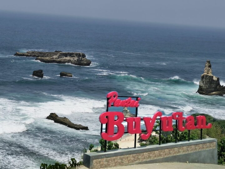 Kearifan Lokal dan Pesona Wisata Pantai Buyutan Pacitan, Warisan Budaya yang Harus Dijaga dan Dilestarikan