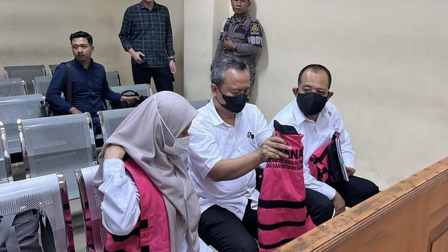 Mantan Kepala Dinas ESDM Jawa Timur Didakwa Terima Uang Rp4,09 miliar Terkait Pengurusan Perizinan Pertambangan dan Pengusahaan Air Tanah.